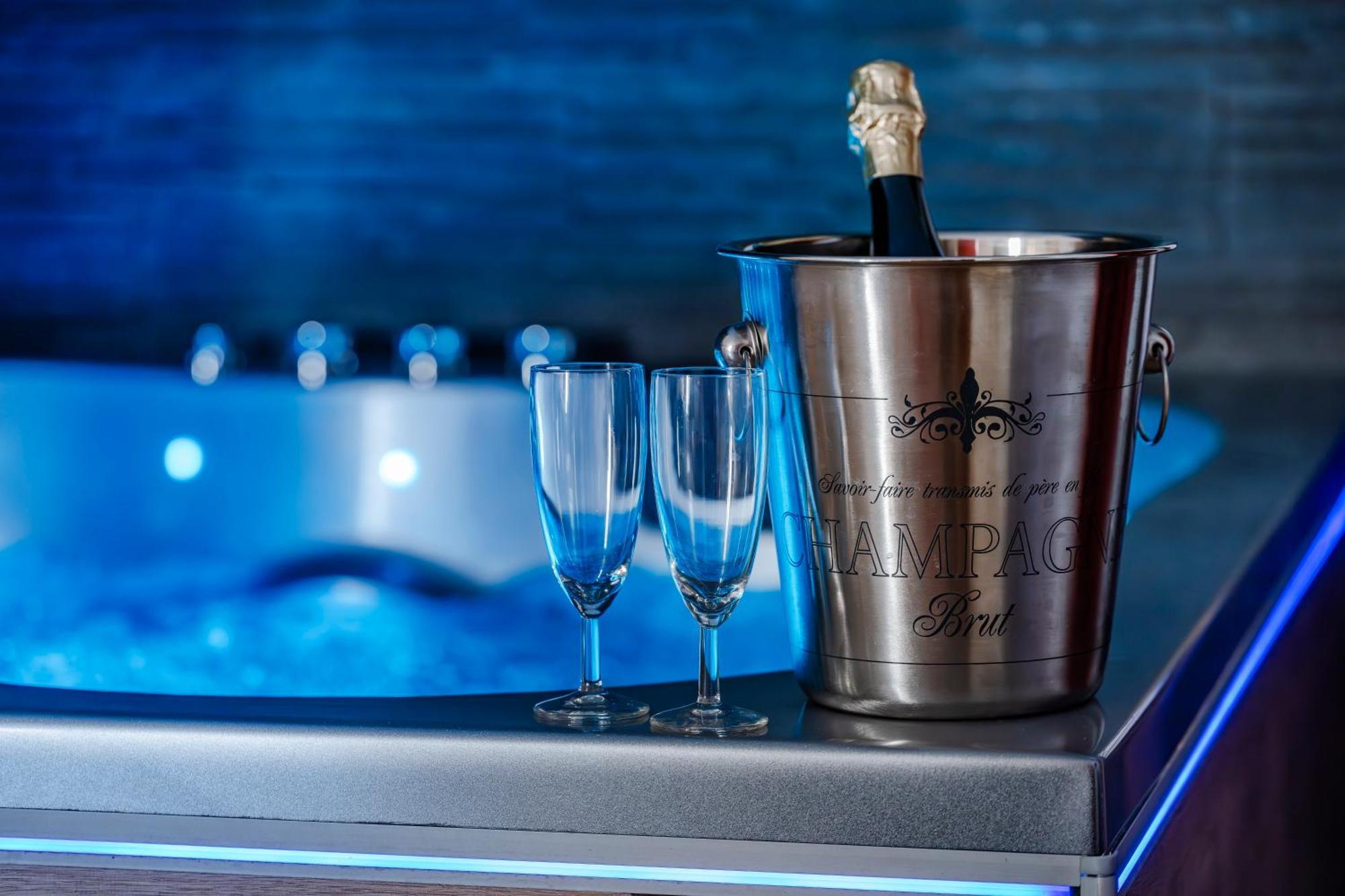Loft Romantique - Spa Privatif - Spa Noctambulles Hyères Eksteriør billede