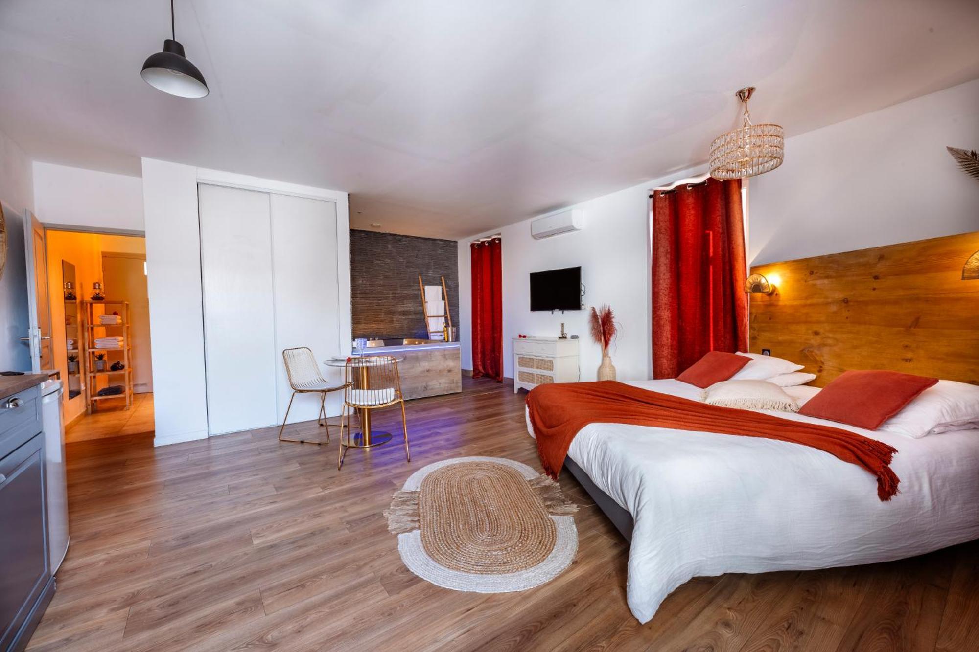 Loft Romantique - Spa Privatif - Spa Noctambulles Hyères Eksteriør billede